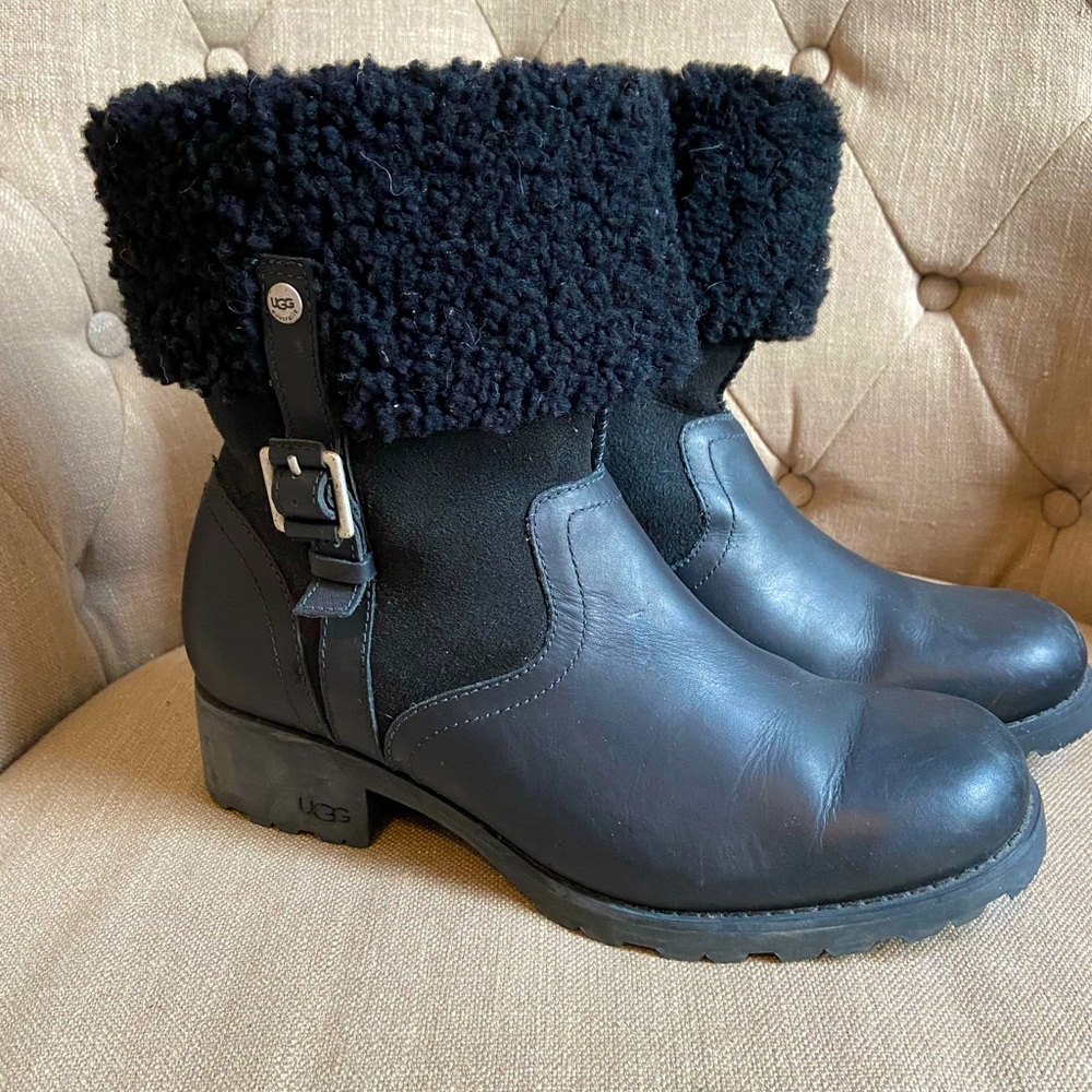 Ugg boots with sheepskins wool lining size 7 black